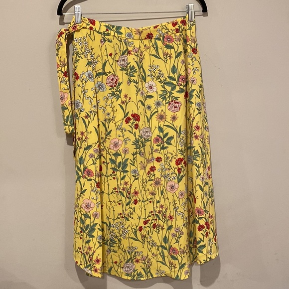 LOFT Ann Taylor Yellow Floral Wrap Midi Skirt - Picture 4 of 4